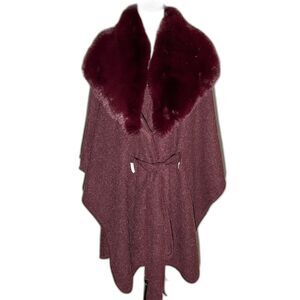 Jones NY burgundy fur collar belted cape/poncho. One Size.